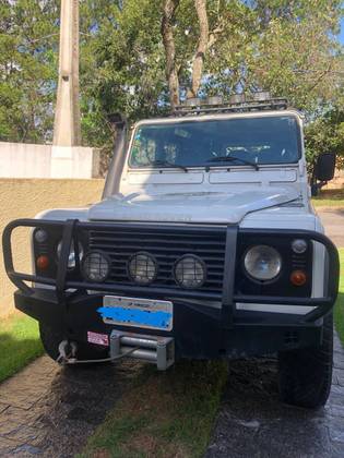 LAND ROVER DEFENDER 2.5 STD 110 4X4 TURBO DIESEL 4P MANUAL